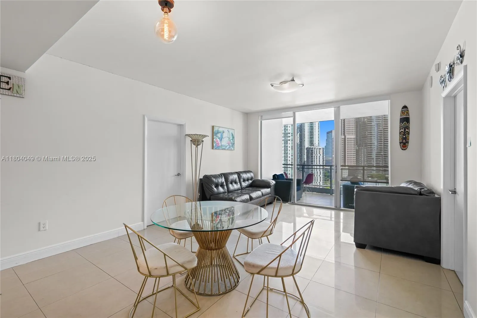 90 SW 3rd St # 2215, Miami FL 33130