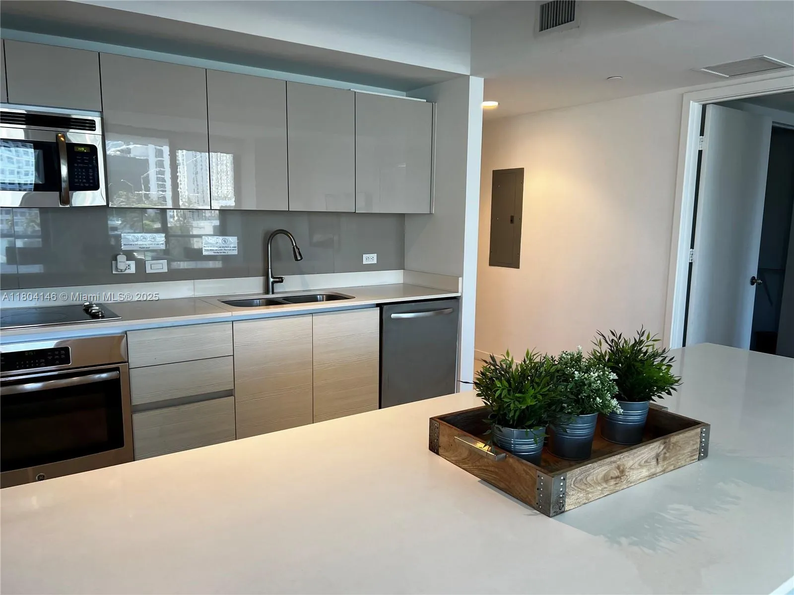 2600 E Hallandale Beach Blvd # T401, Hallandale Beach FL 33009