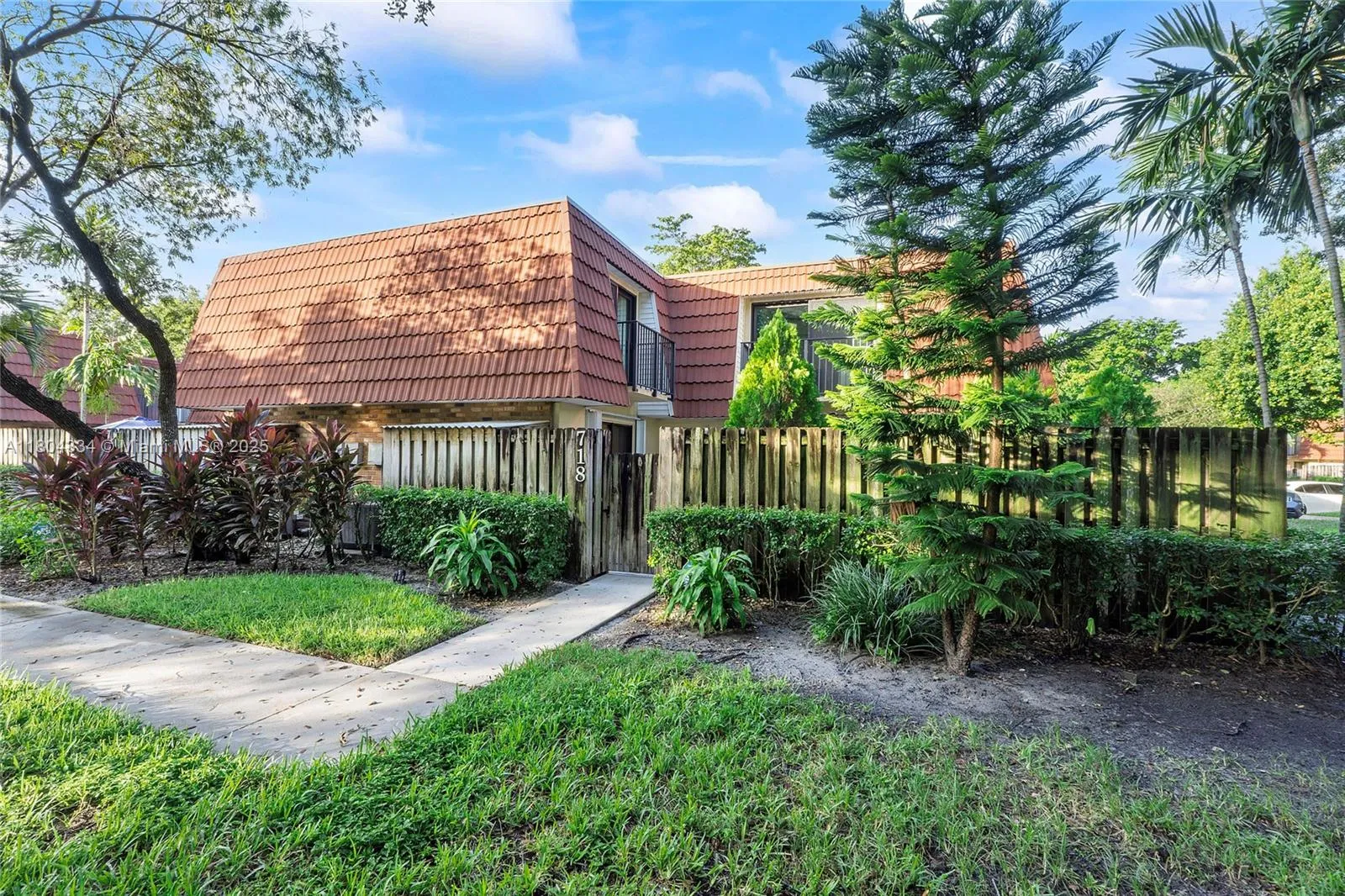 2 bedroom 2 bath for sale at 718 NW 98th Circle # 718, Plantation FL 33324