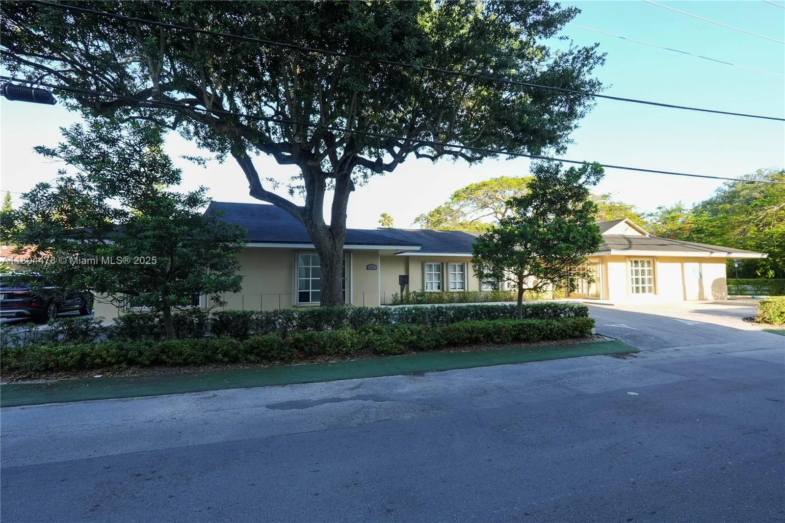 for sale at 8125 SW 120th St, Pinecrest FL 33156