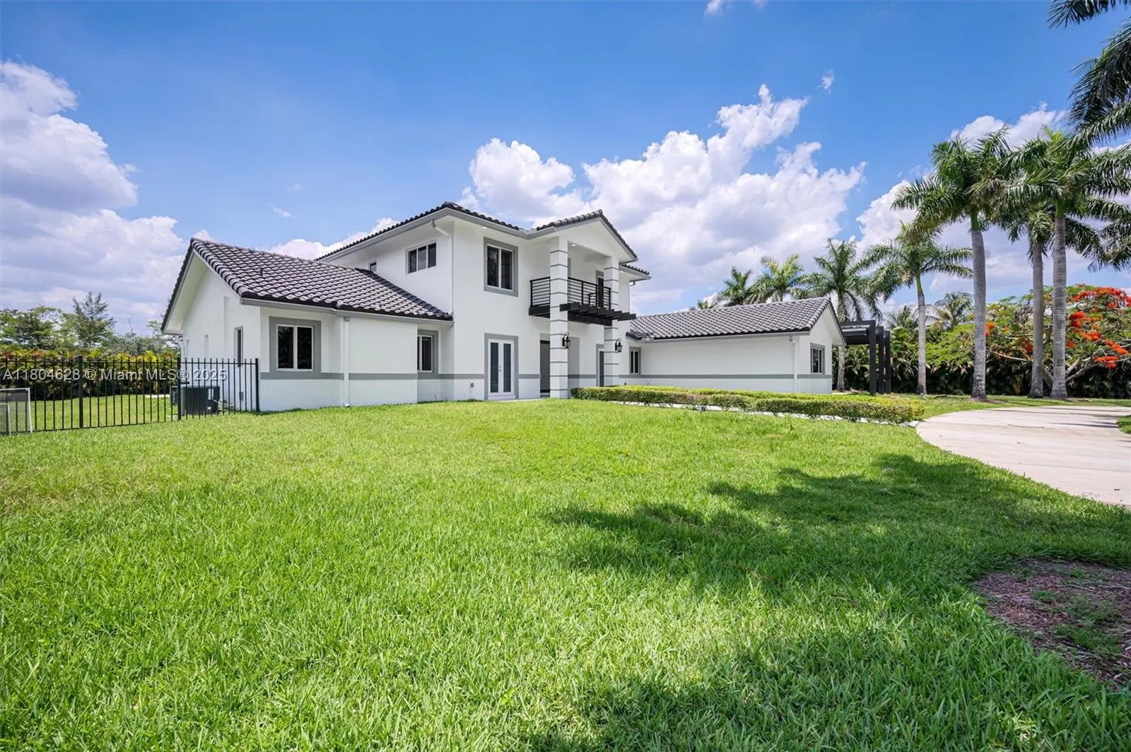 5121 SW 210th Ter, Southwest Ranches FL 33332