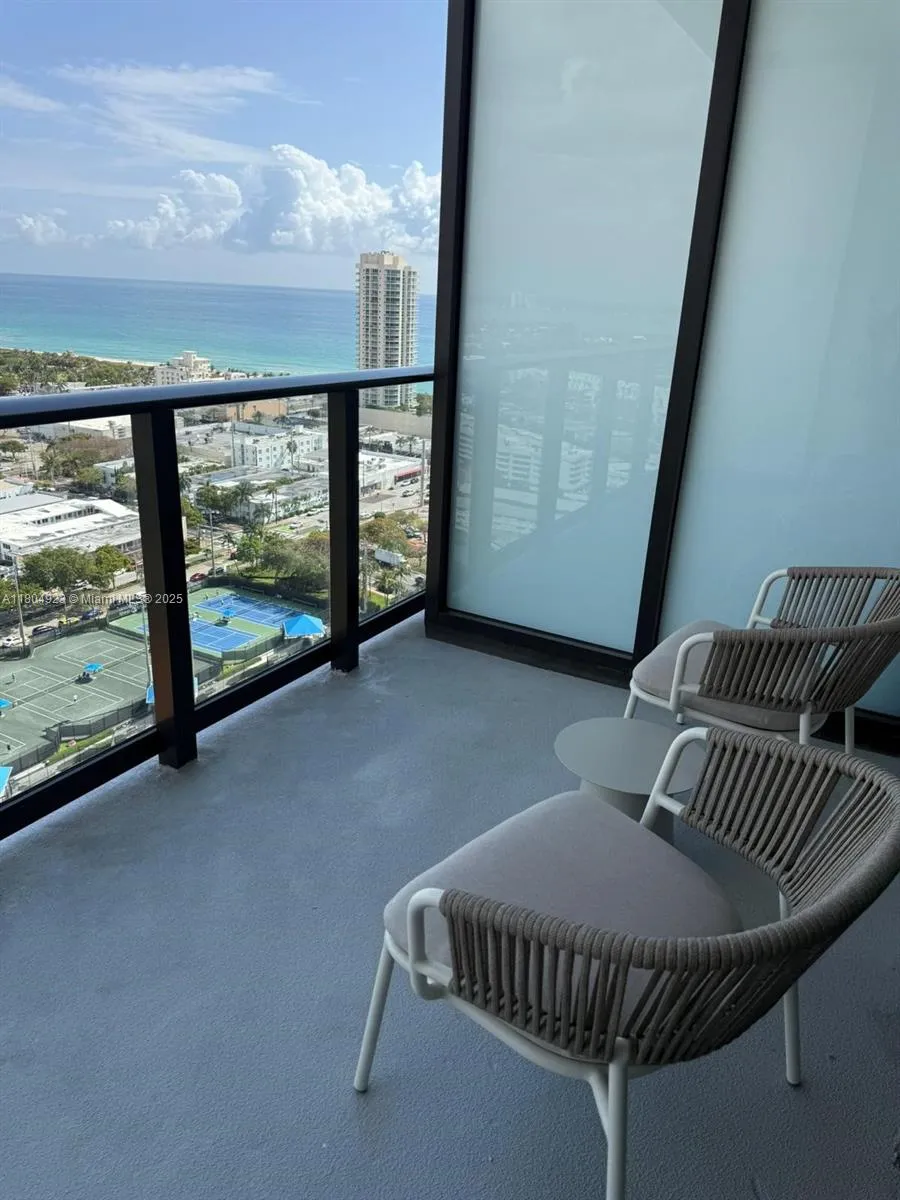 580 72, Miami Beach FL 33141