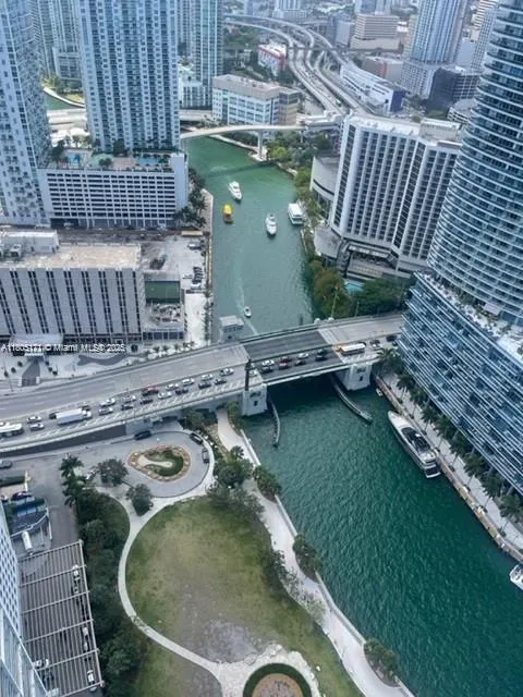 1 bedroom 1 bath for rent at 465 Brickell Ave # 4504, Miami FL 33131