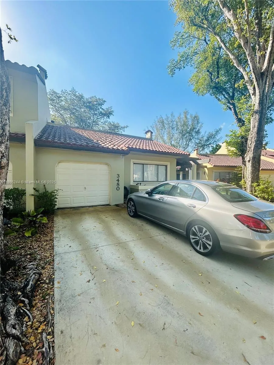 3 bedroom 2 bath for sale at 3480 Torremolinos Ave # 33, Doral FL 33178