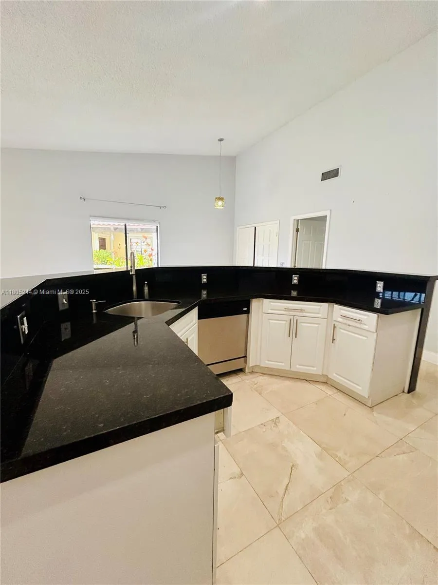 3480 Torremolinos Ave # 33, Doral FL 33178