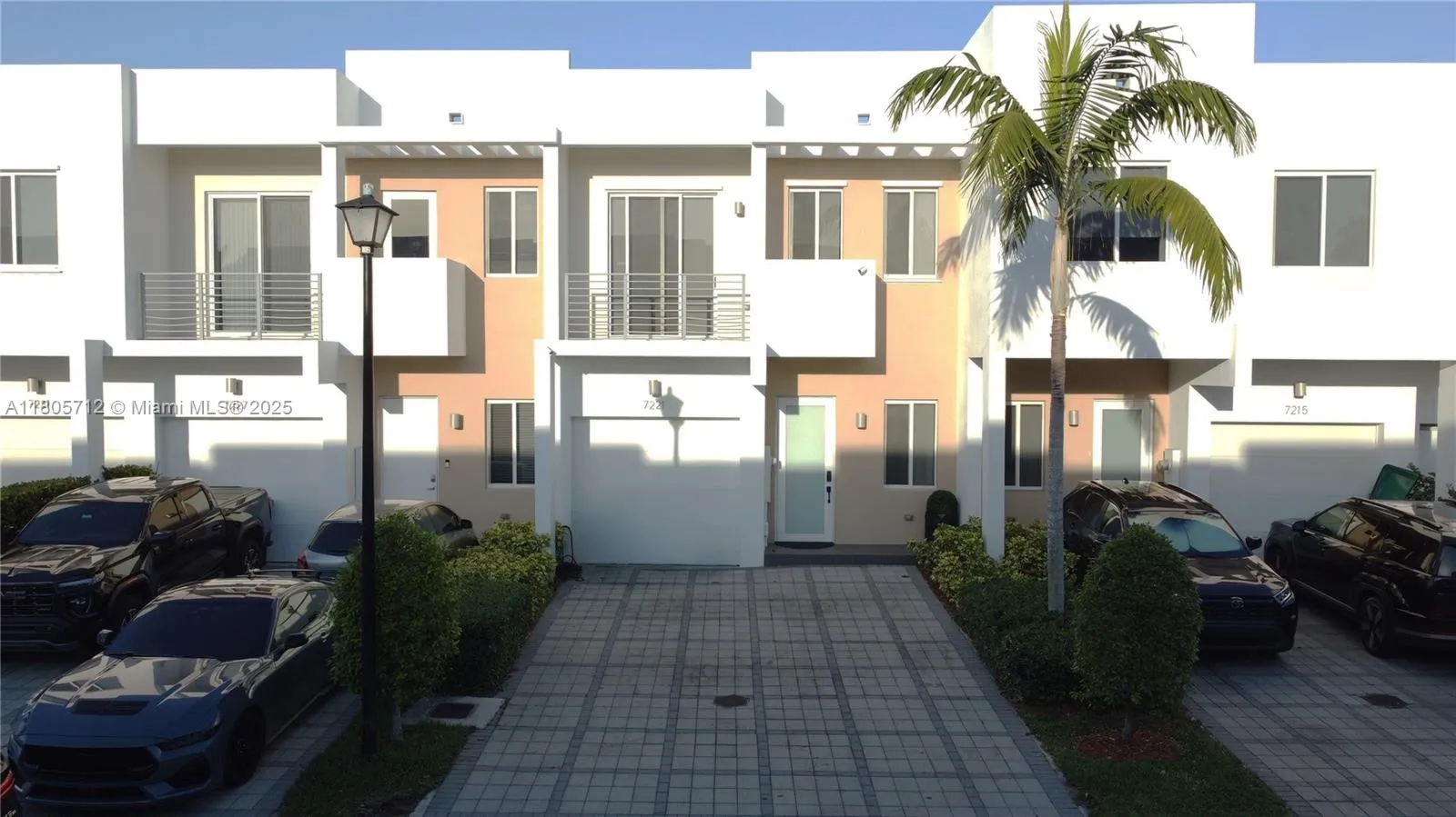 3 bedroom 3 bath for sale at 7221 NW 103rd Path, Doral FL 33178