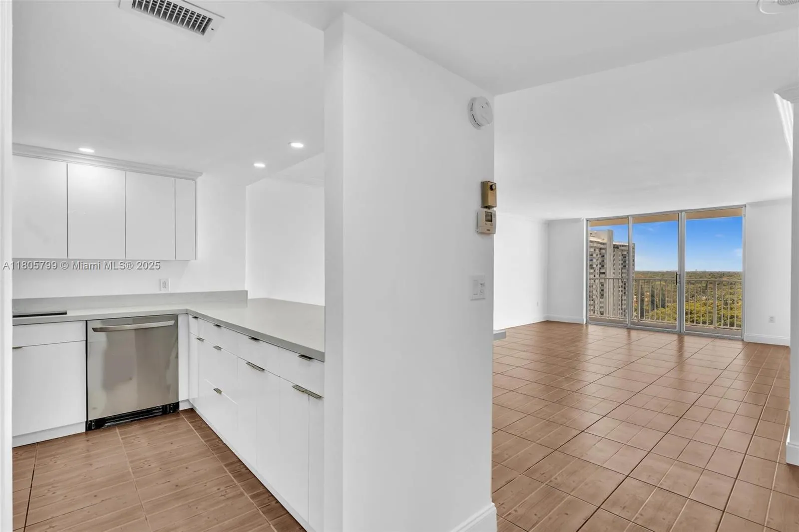 2801 NE 183rd St # 1703W, Aventura FL 33160