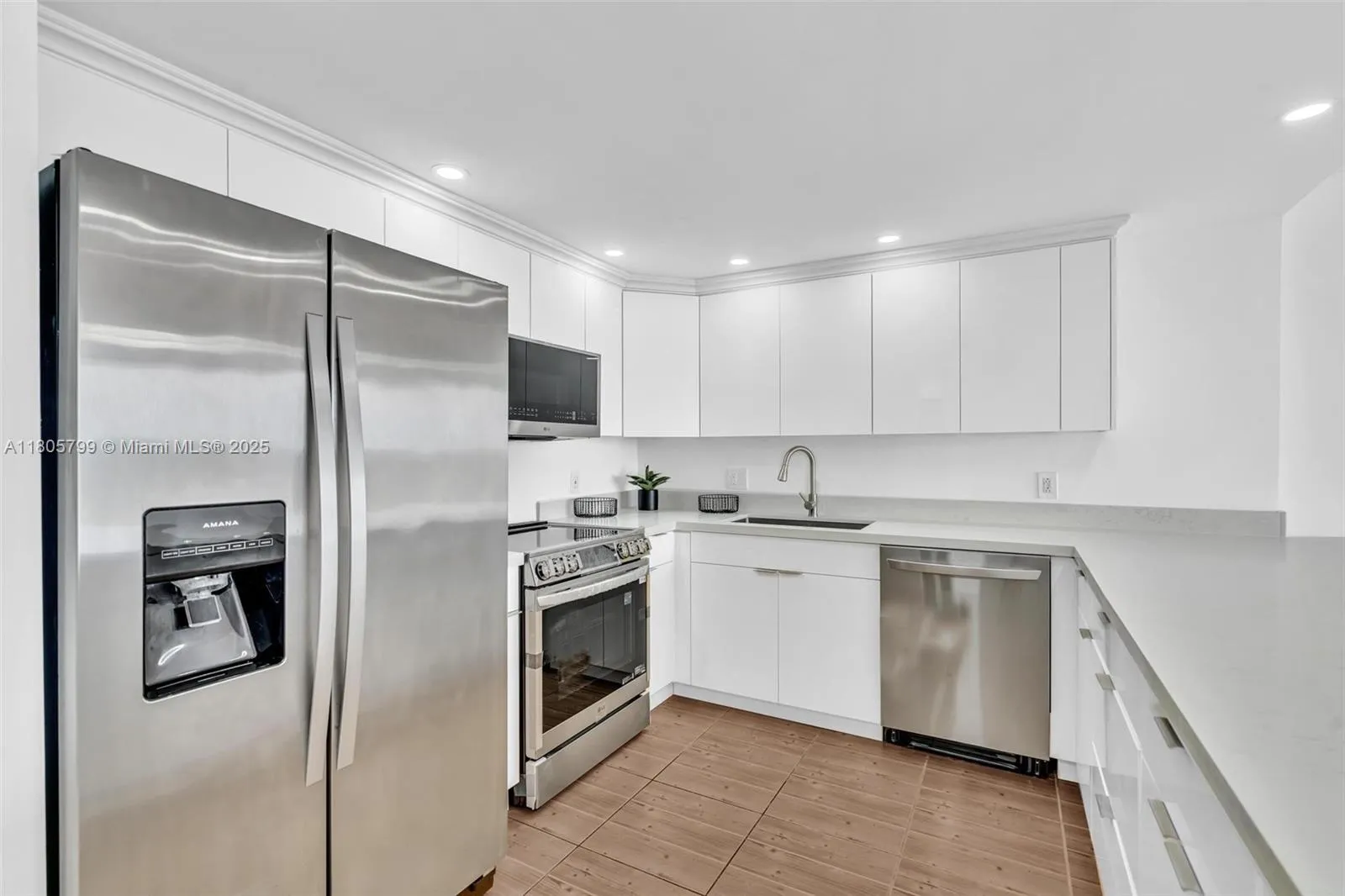 2801 NE 183rd St # 1703W, Aventura FL 33160