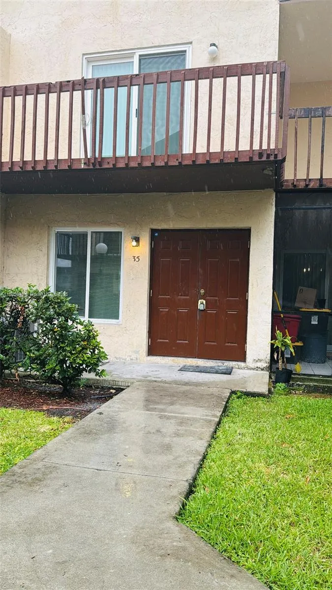 2 bedroom 2 bath for sale at 6605 Winfield Blvd, Margate FL 33063