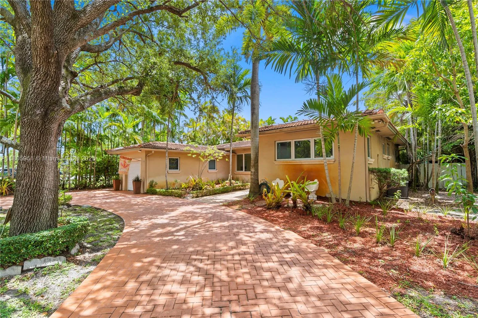 1090 Meadowlark Ave, Miami Springs FL 33166
