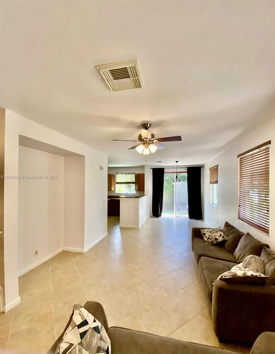 2 bedroom 2 bath for sale at 1802 Sonrisa St # 1802, Riviera Beach FL 33404
