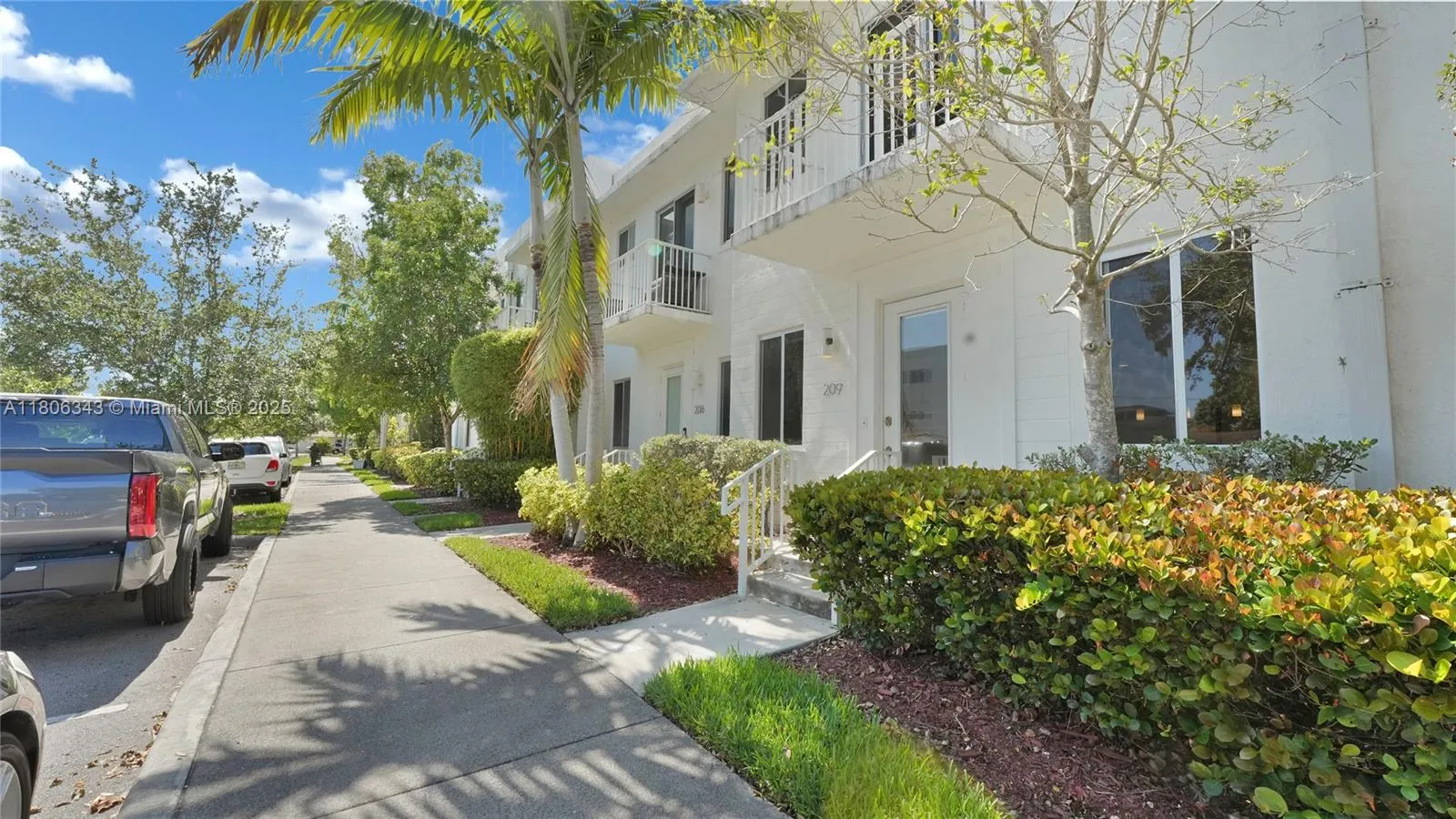 2621 NE 212th Ter # 209, Miami FL 33180