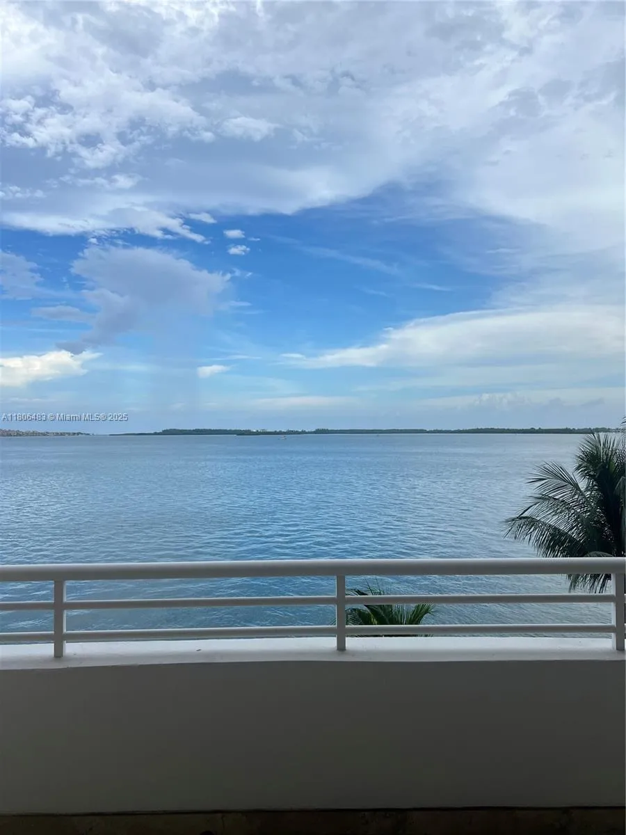 808 Brickell Key Dr # 404, Miami FL 33131