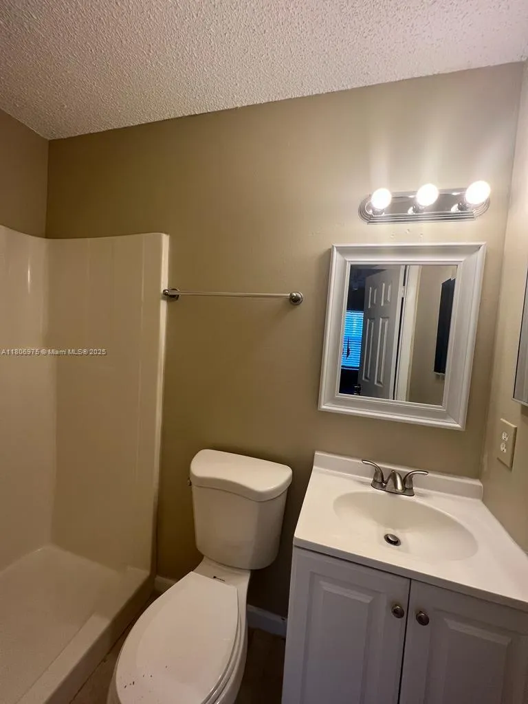 617 Ixoria Ave # 18, Fort Pierce FL 34982