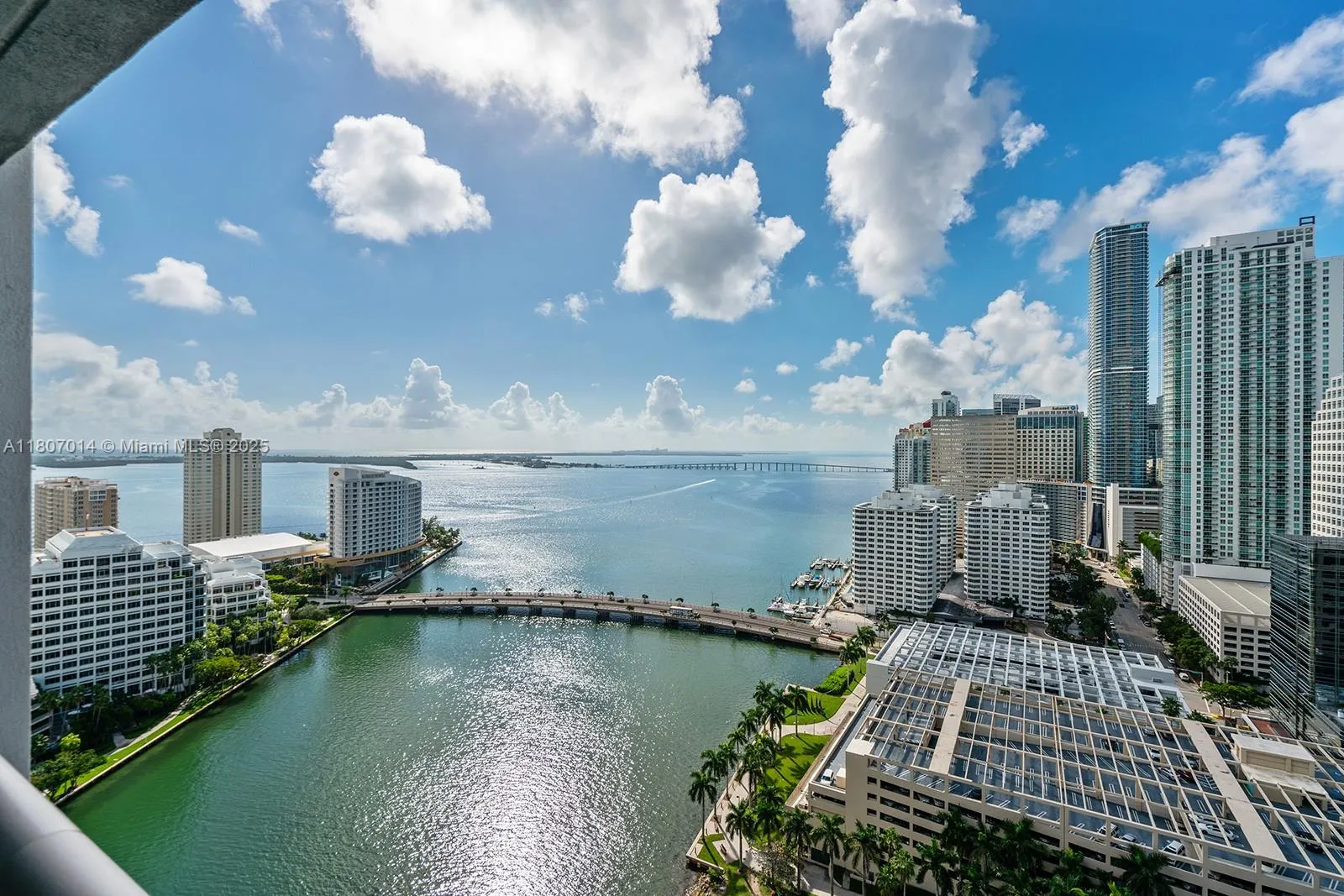 2 bedroom 2 bath for sale at 495 Brickell Ave # 2703, Miami FL 33131