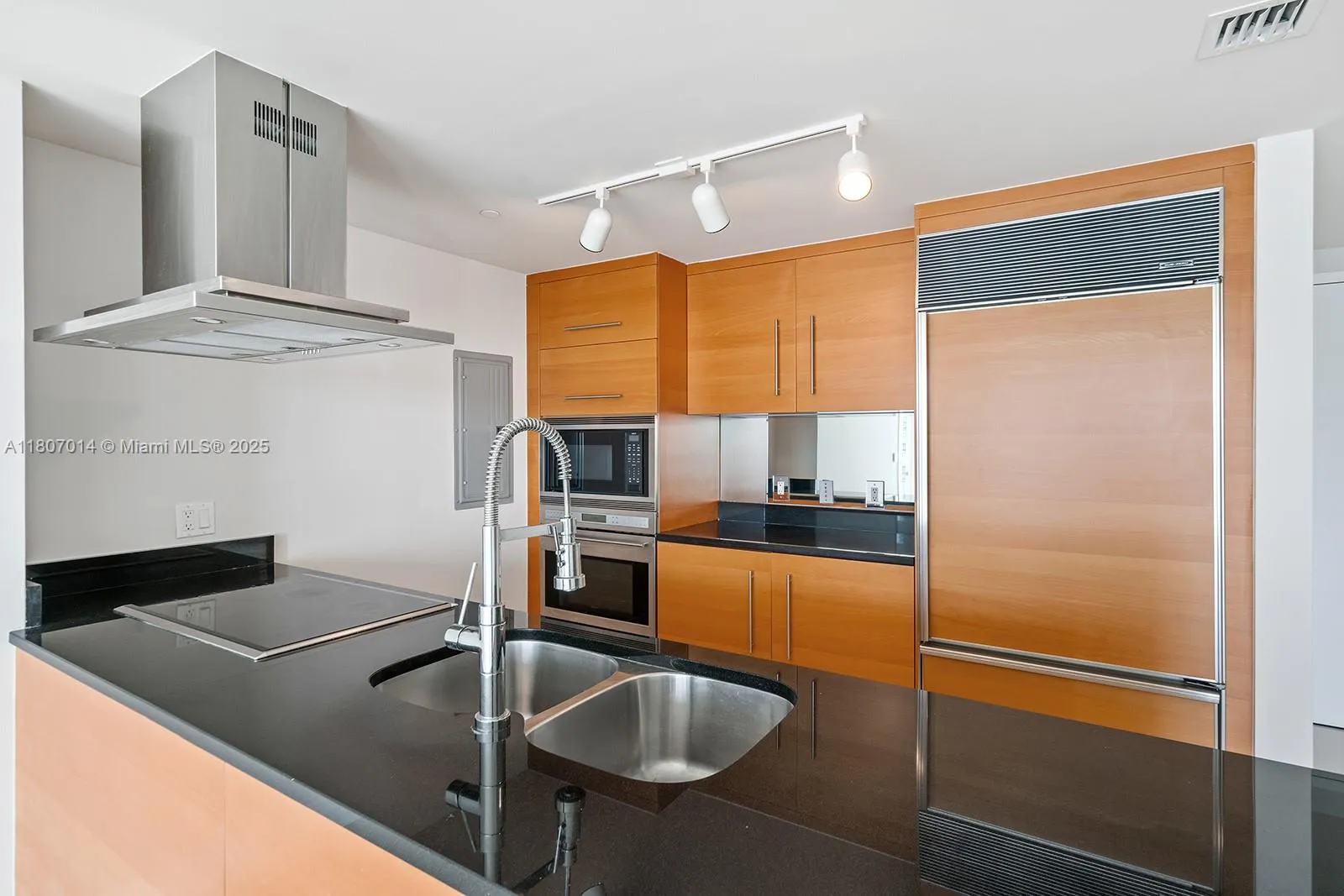 495 Brickell Ave # 2703, Miami FL 33131