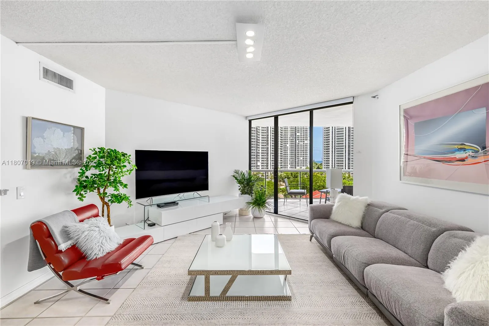3610 Yacht Club Dr # 1005, Aventura FL 33180