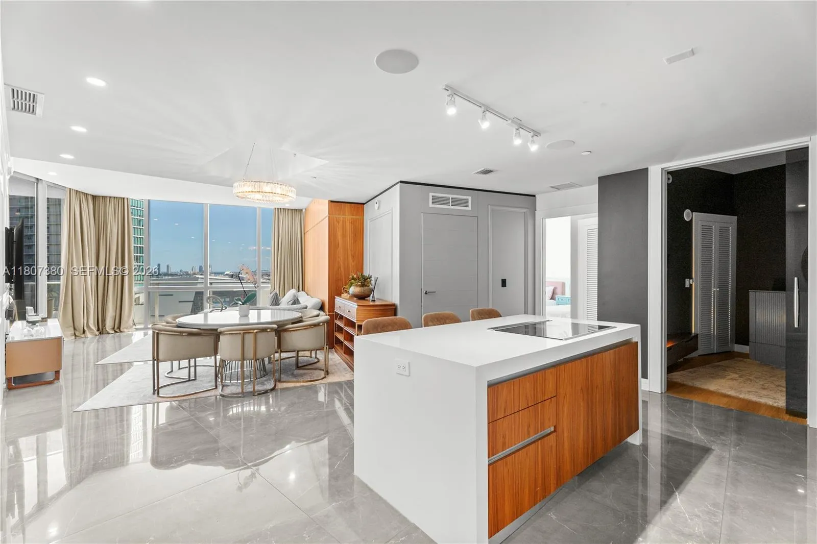 851 NE 1st Ave # 1409, Miami FL 33132