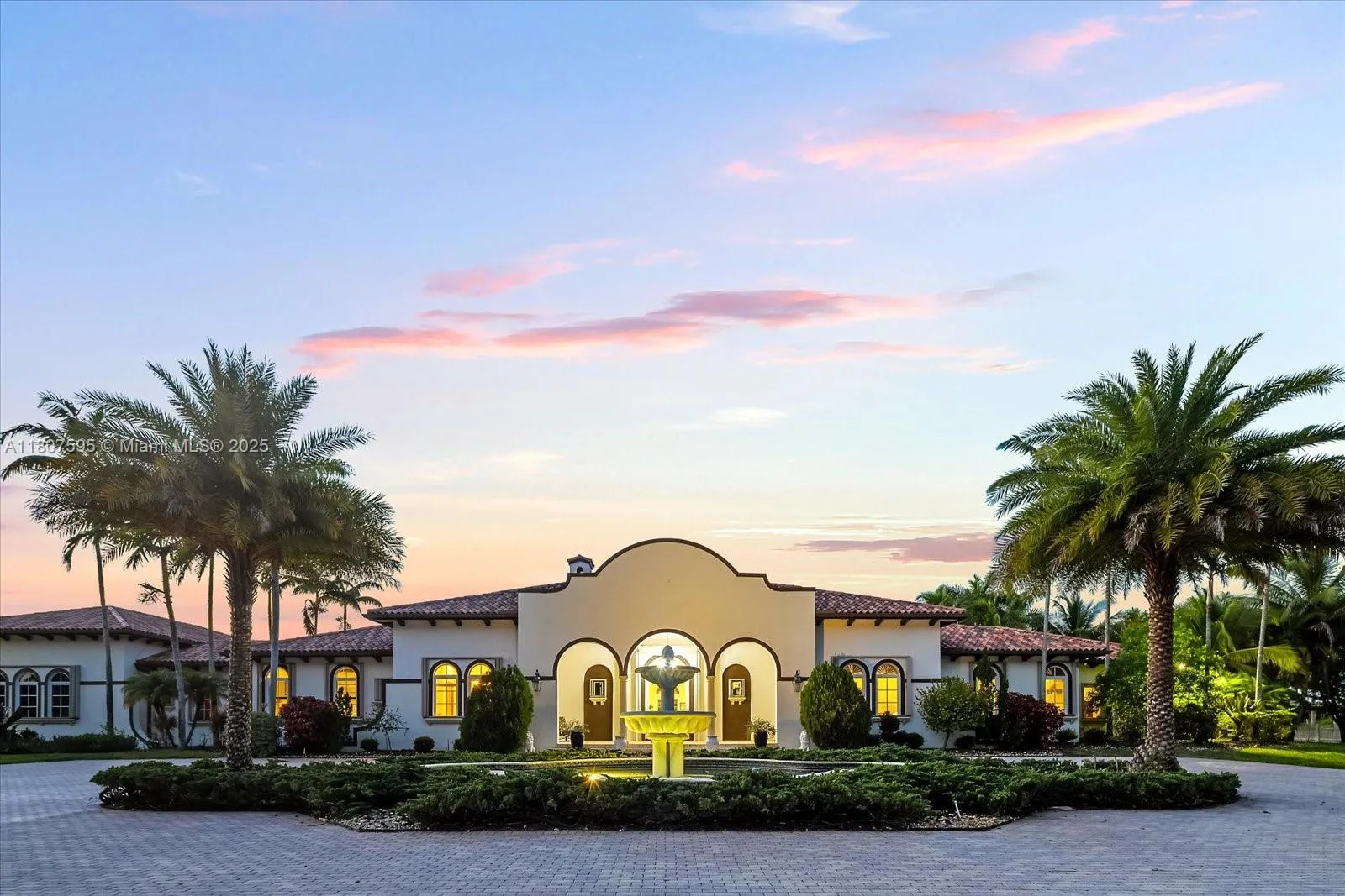 6 bedroom 8 bath for sale at 18451 SW 158th St, Miami FL 33187