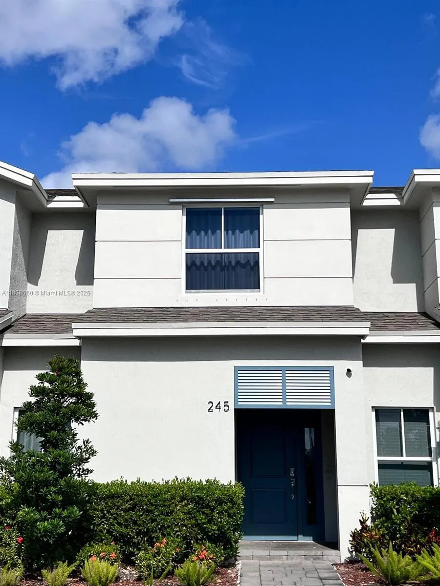 3 bedroom 3 bath for sale at 245 NE 3rd Ct, Florida City FL 33034