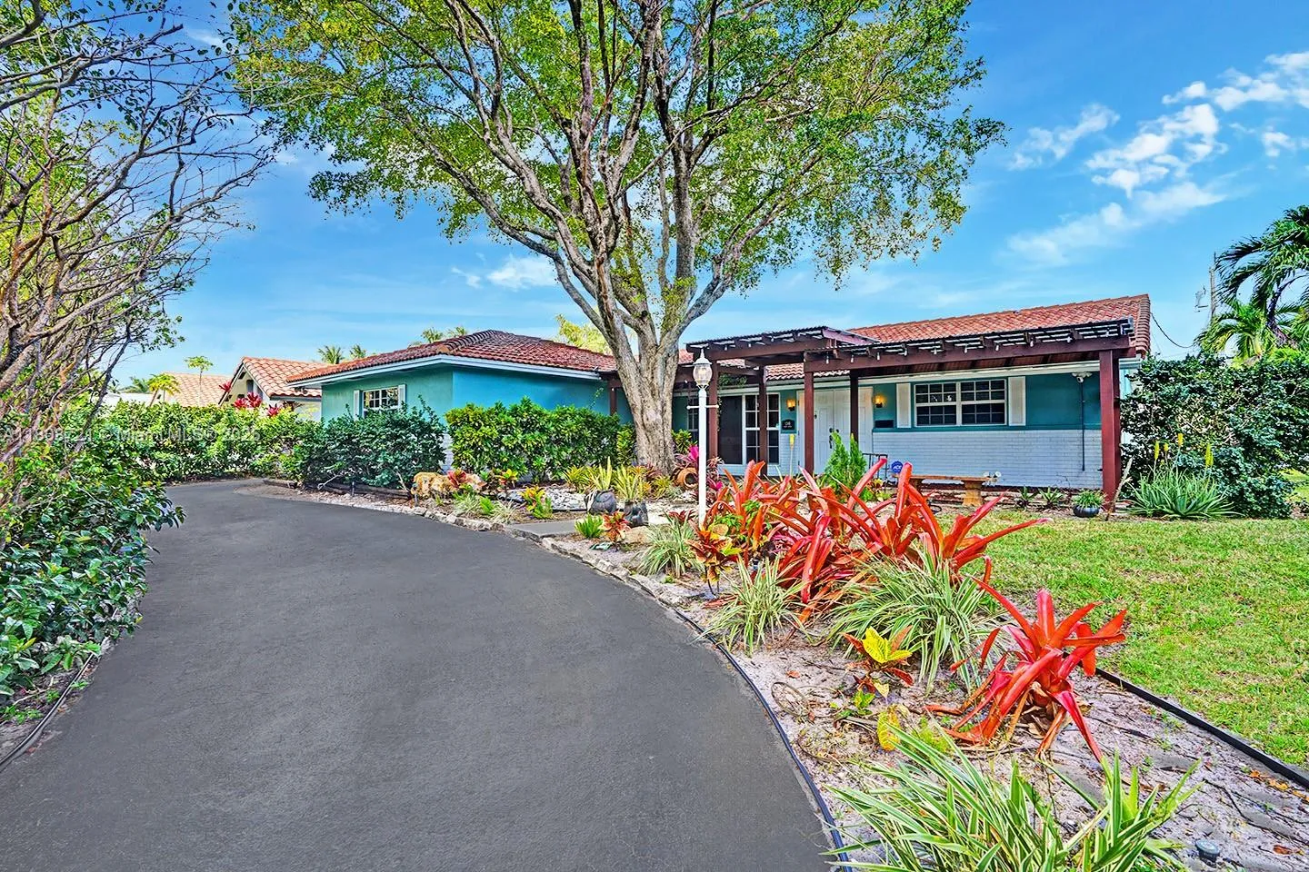 1245 Wiley St, Hollywood FL 33019