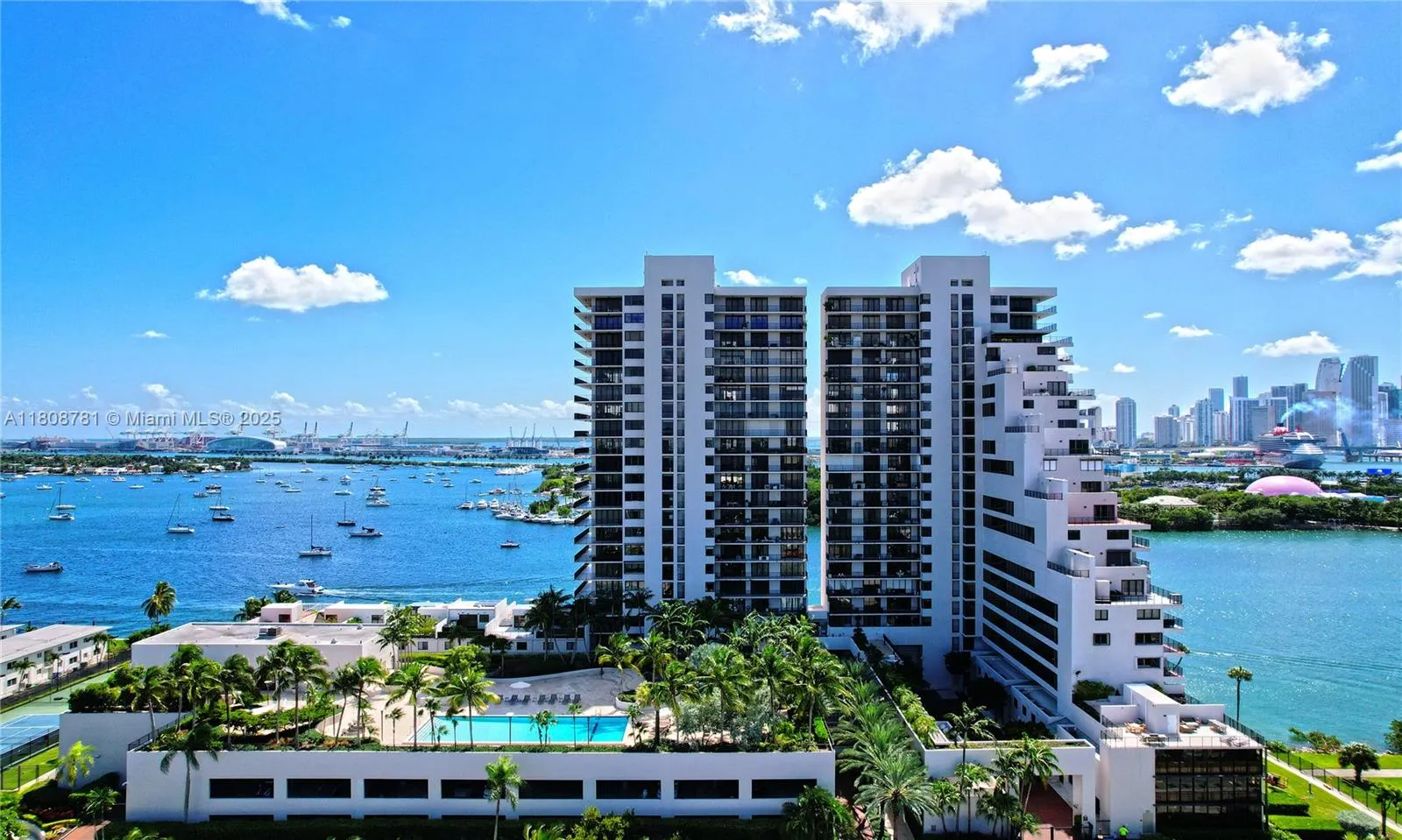 2 bedroom 2 bath for sale at 1000 Venetian Way # 114, Miami FL 33139