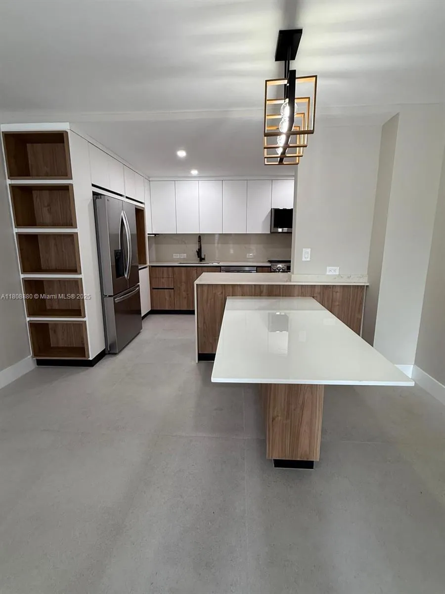 6801 Indian Creek Dr # 207, Miami Beach FL 33141