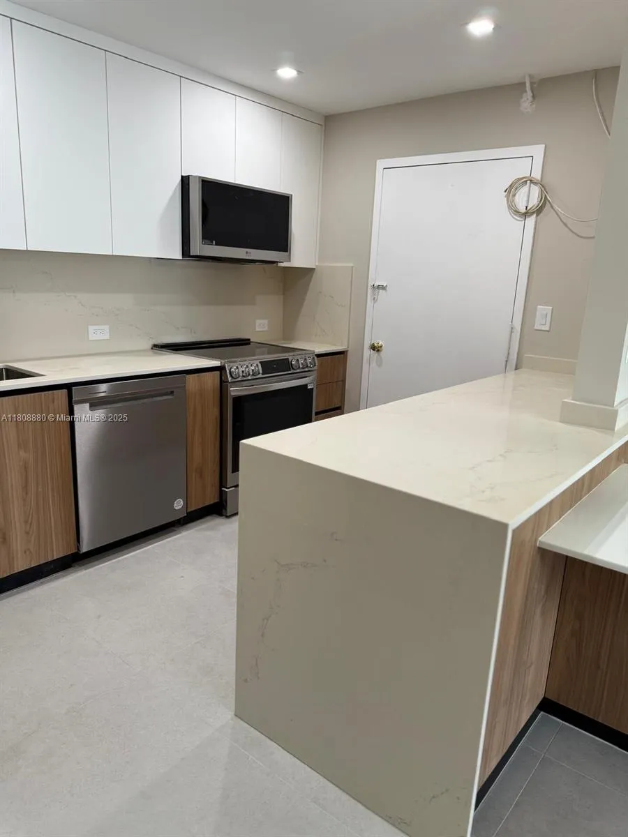 6801 Indian Creek Dr # 207, Miami Beach FL 33141