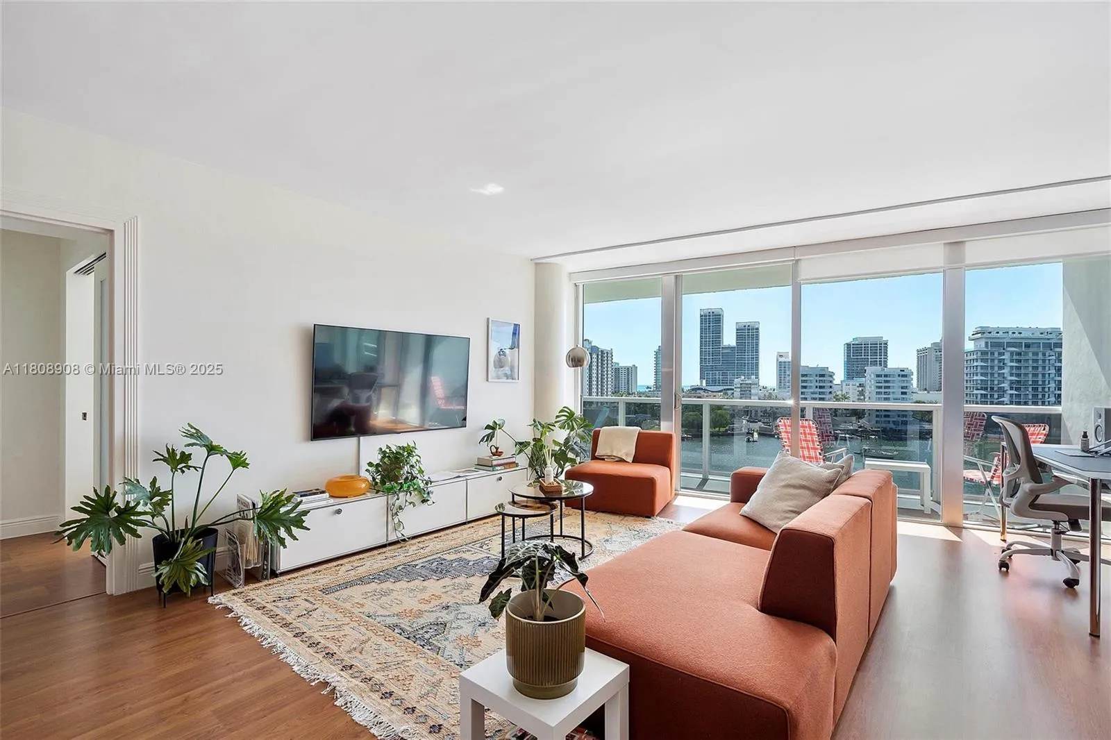 1 bedroom 2 bath for sale at 900 Bay Dr, Miami Beach FL 33141