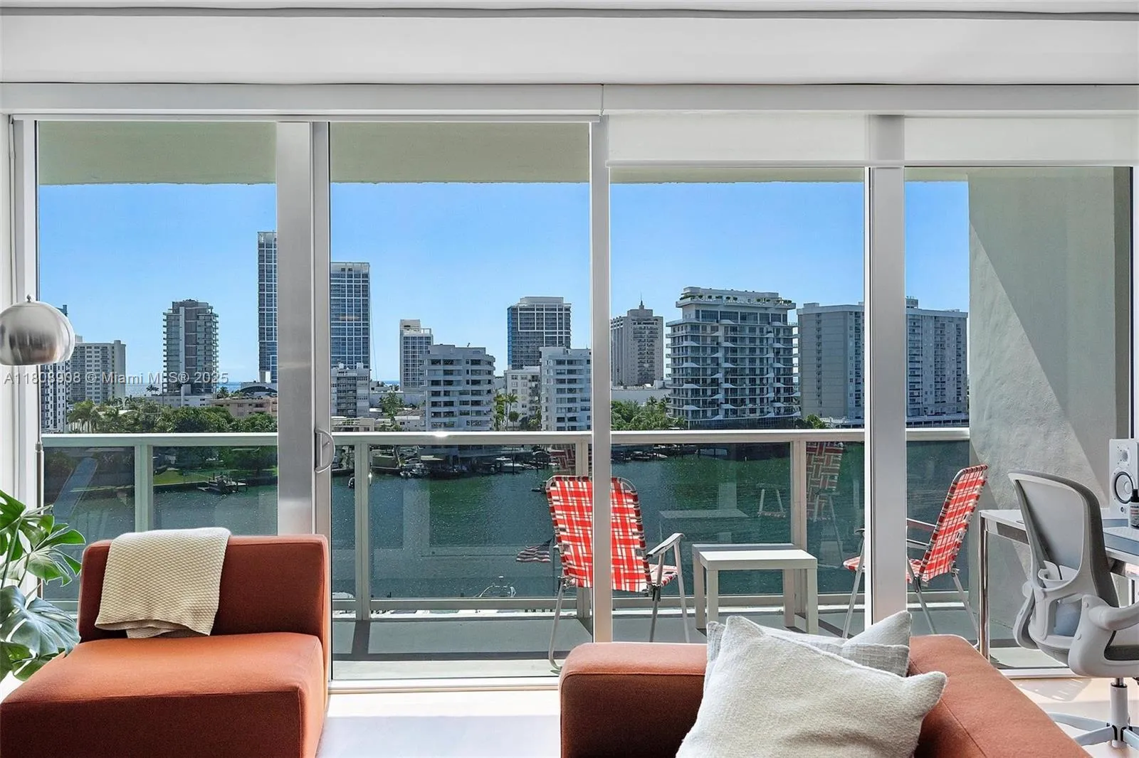 900 Bay Dr, Miami Beach FL 33141