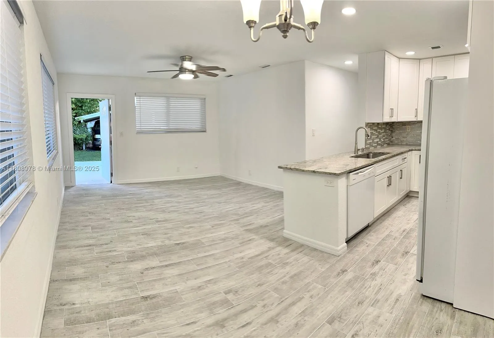4341 NW 59th St, North Lauderdale FL 33319