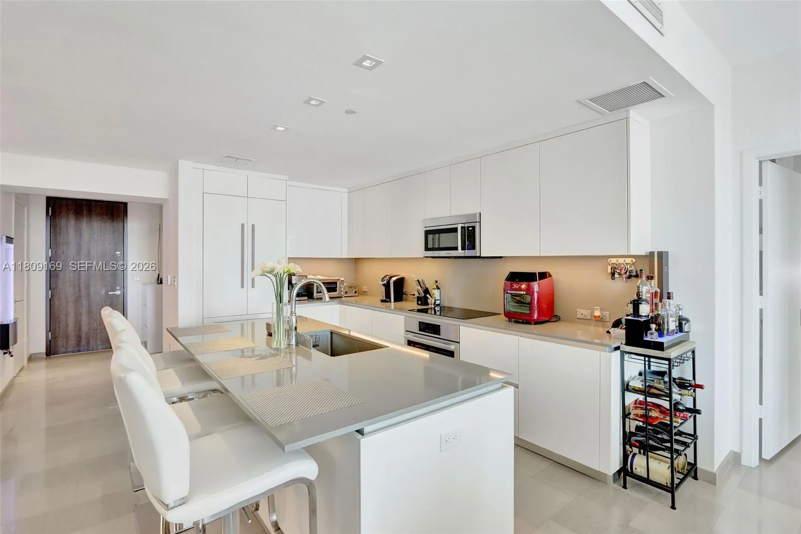 3 bedroom 3 bath for sale at 68 SE 6th St. # 1203, Miami FL 33131