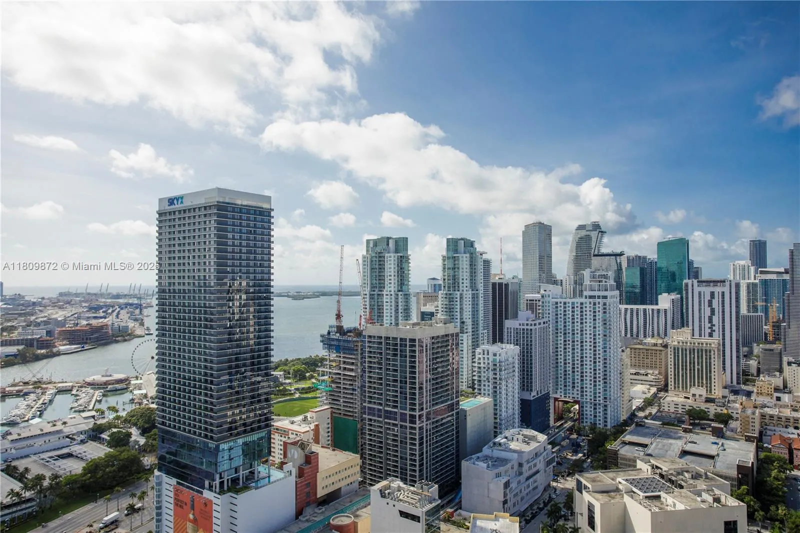 1 bedroom 1 bath for sale at 601 NE 1st St # 3907, Miami FL 33132