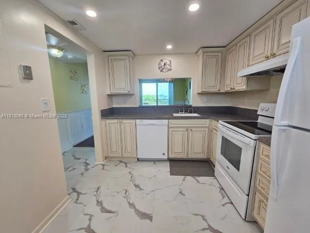 900 Colony Point Cir # 505, Pembroke Pines FL 33026