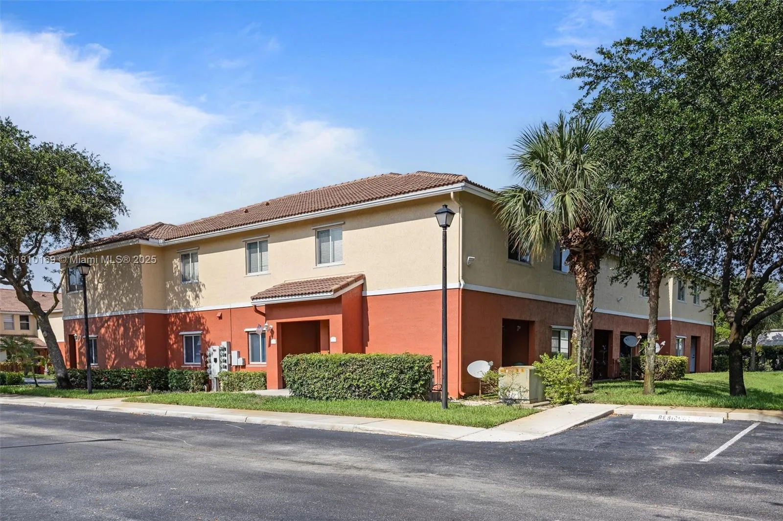 3 bedroom 2 bath for sale at 3340 Palomino Dr # 2, Davie FL 33024