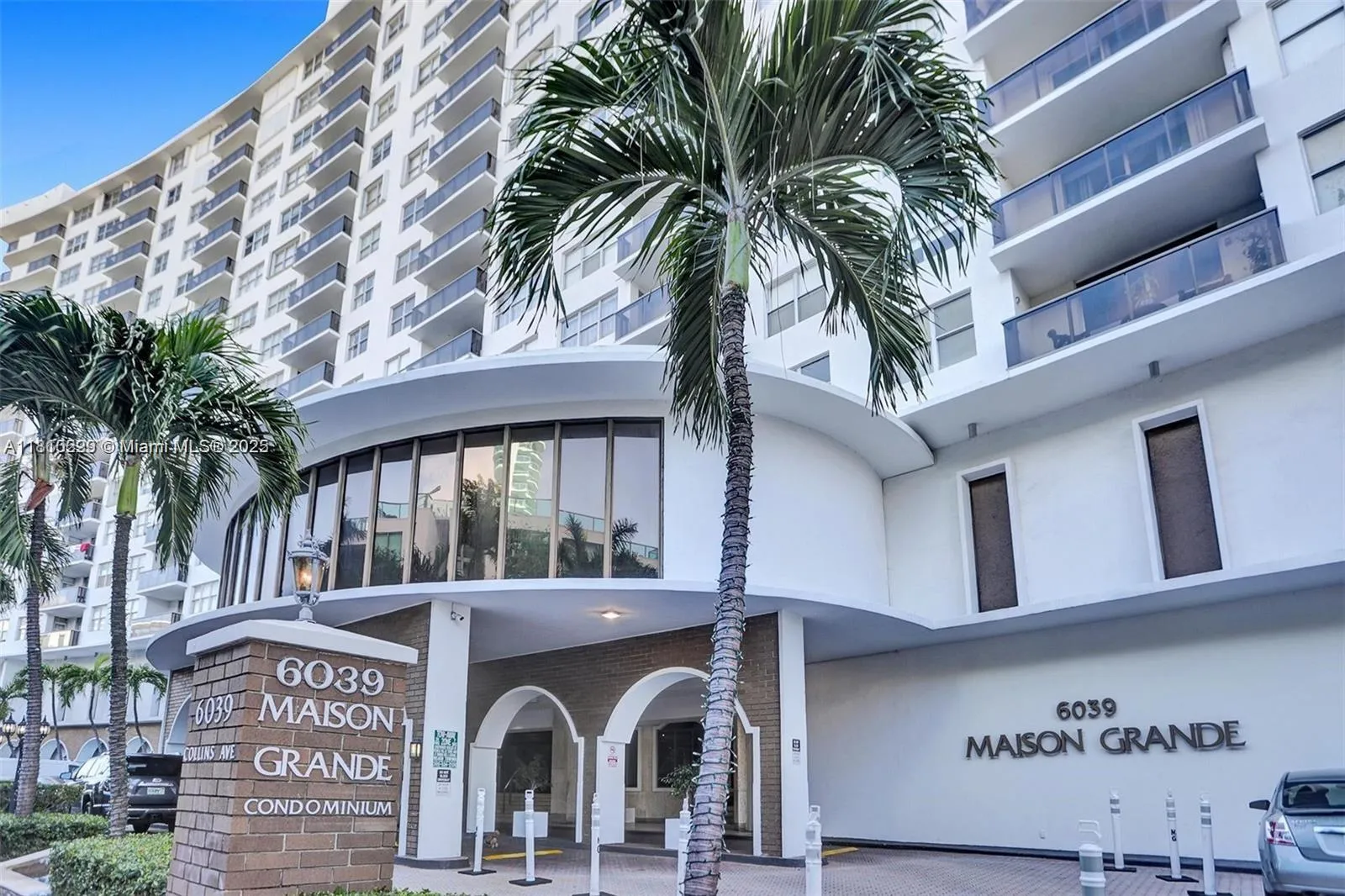 2 bedroom 2 bath for sale at 6039 Collins Ave # 307, Miami Beach FL 33140