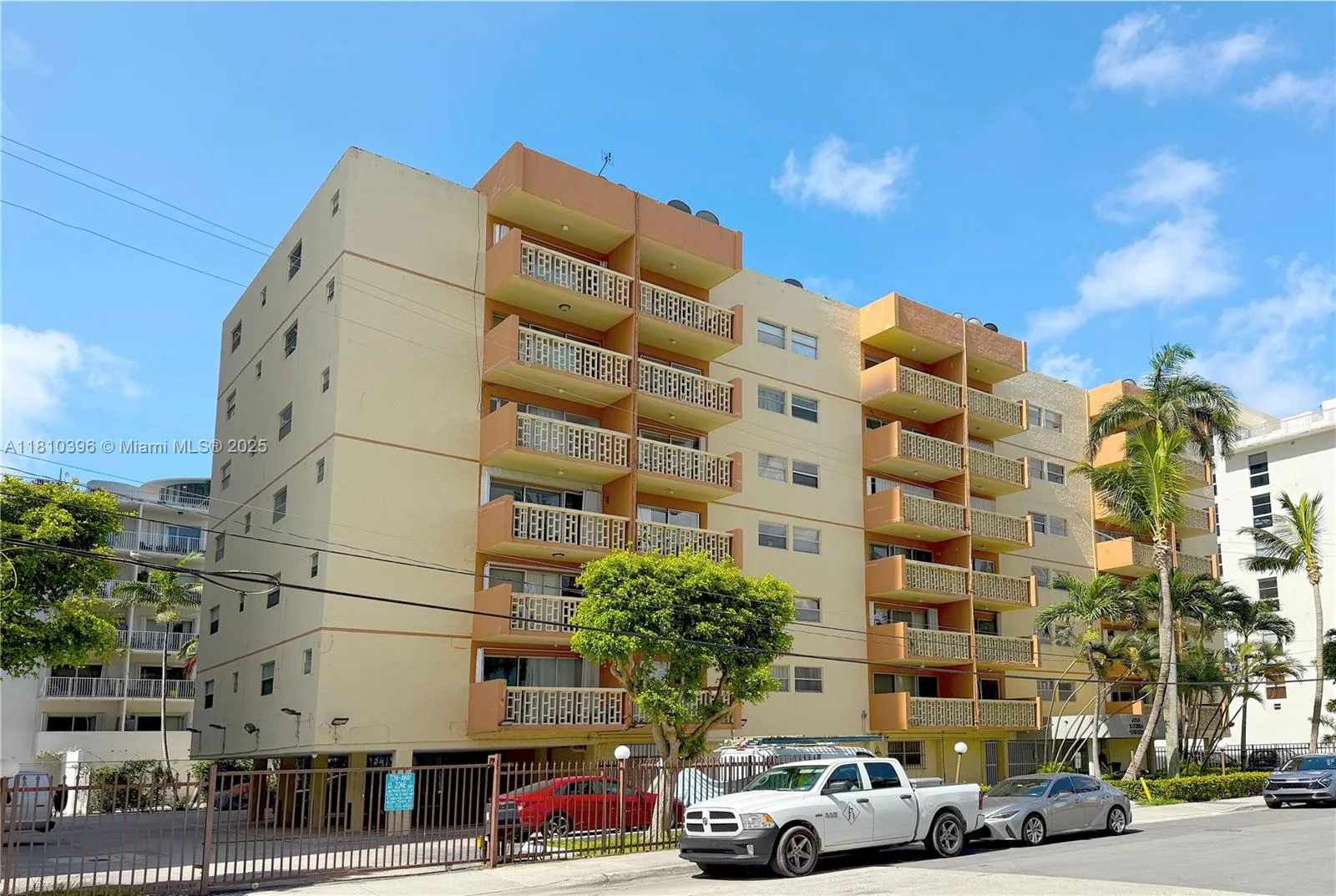 1 bedroom 1 bath for sale at 600 NE 25th St, Miami FL 33137