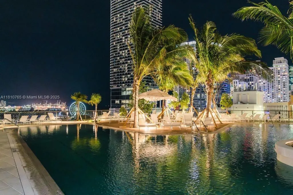 2 bedroom 2 bath for sale at 159 NE 6TH ST # 3205, Miami FL 33132