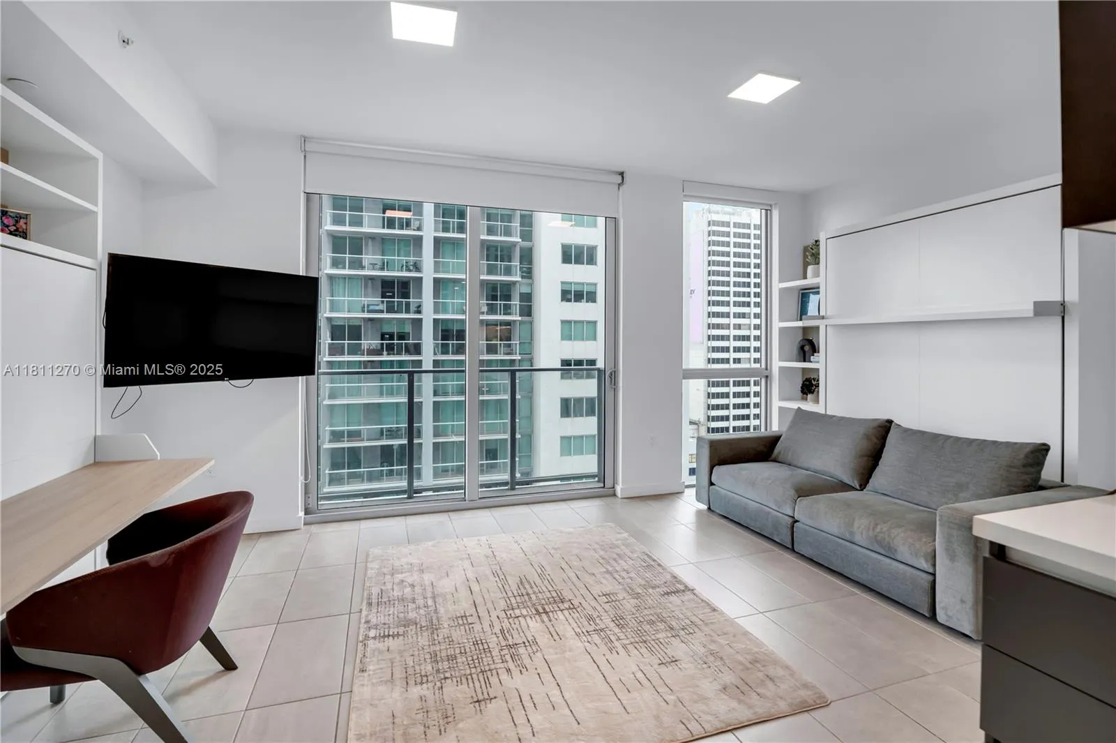 227 NE 2nd St # 2110, Miami FL 33132