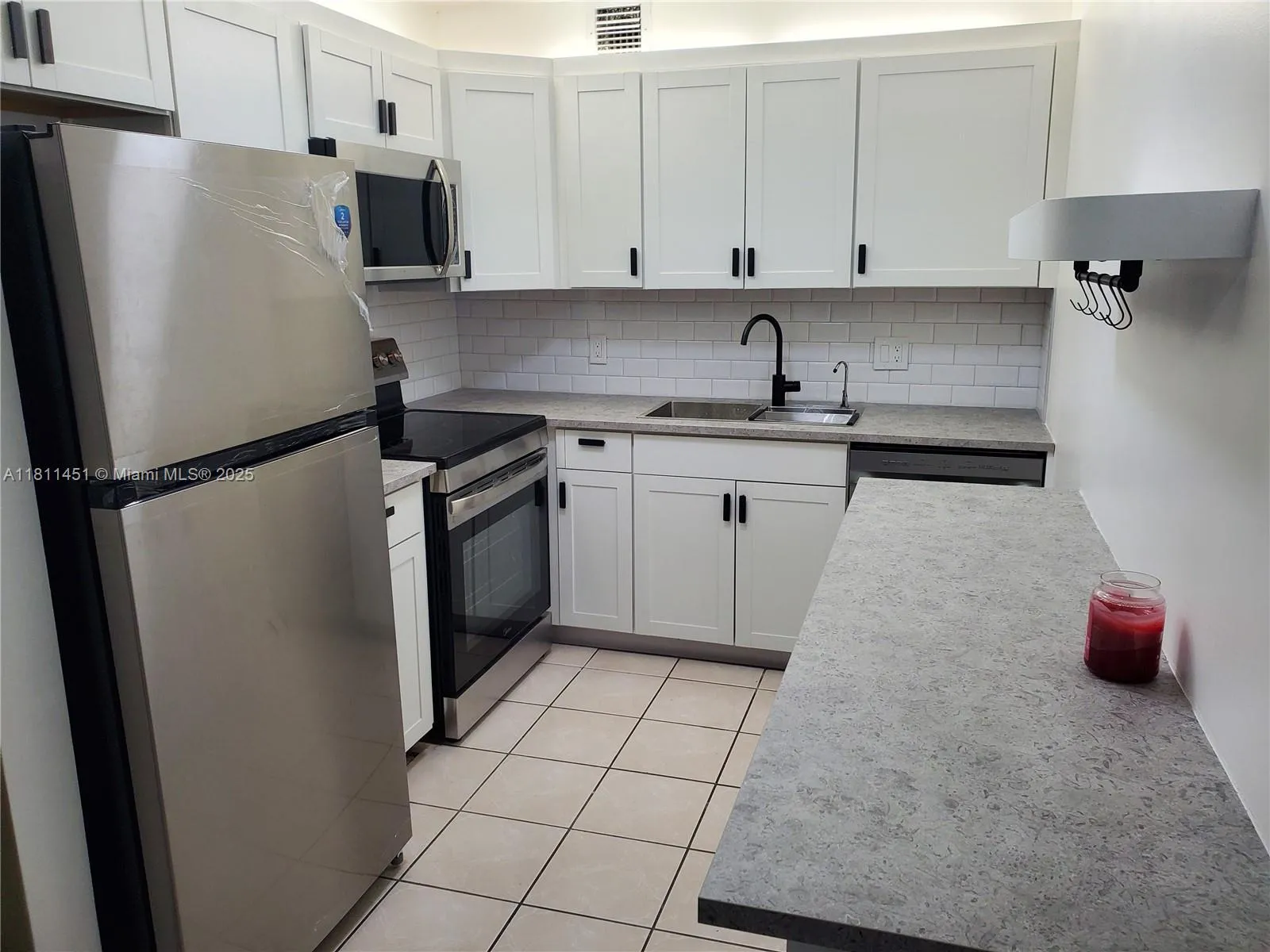 2 bedroom 2 bath for sale at 800 SW 131st Ave # 113F, Pembroke Pines FL 33027