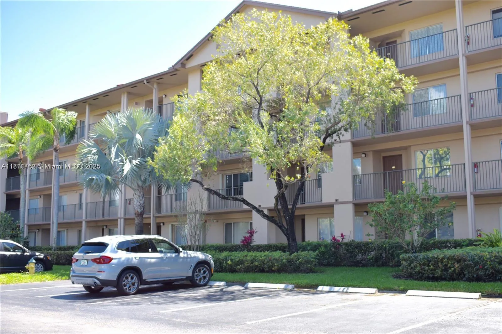 1 bedroom 1 bath for sale at 12650 SW 15th St # 111F, Pembroke Pines FL 33027