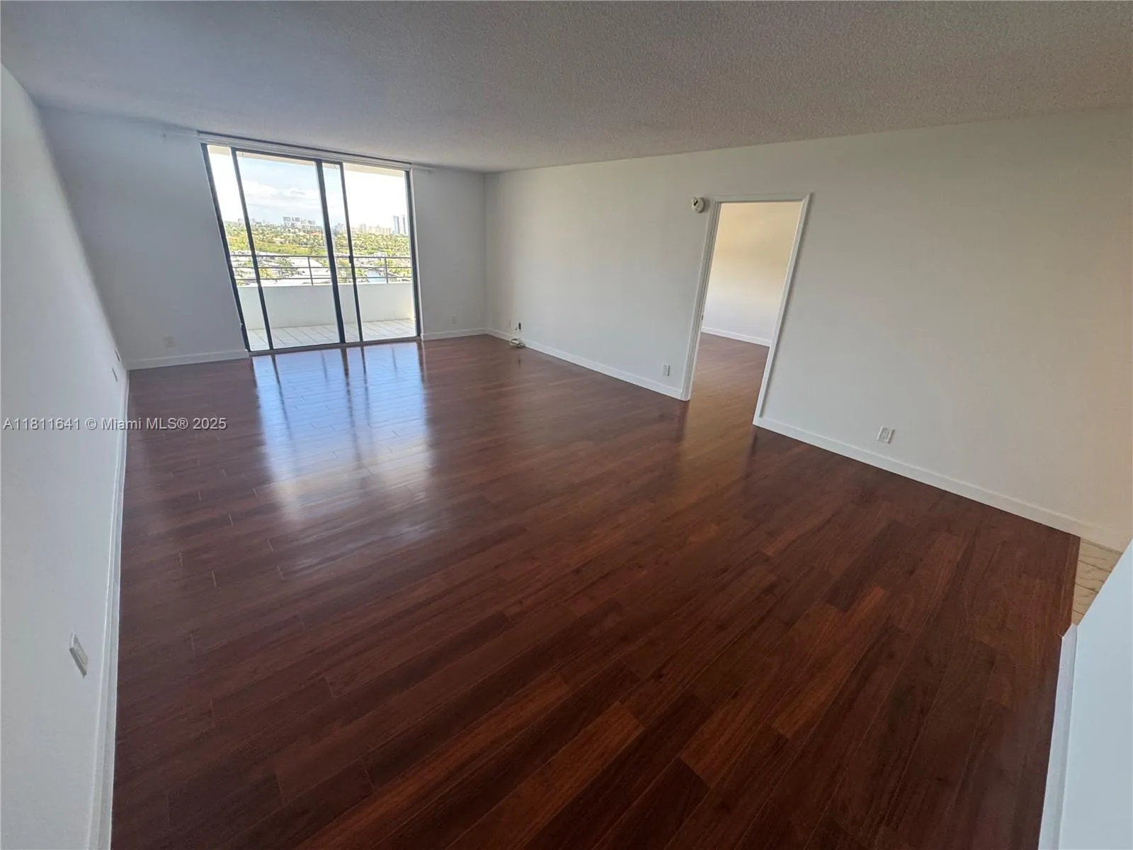 2500 Parkview Dr # 1109, Hallandale Beach FL 33009
