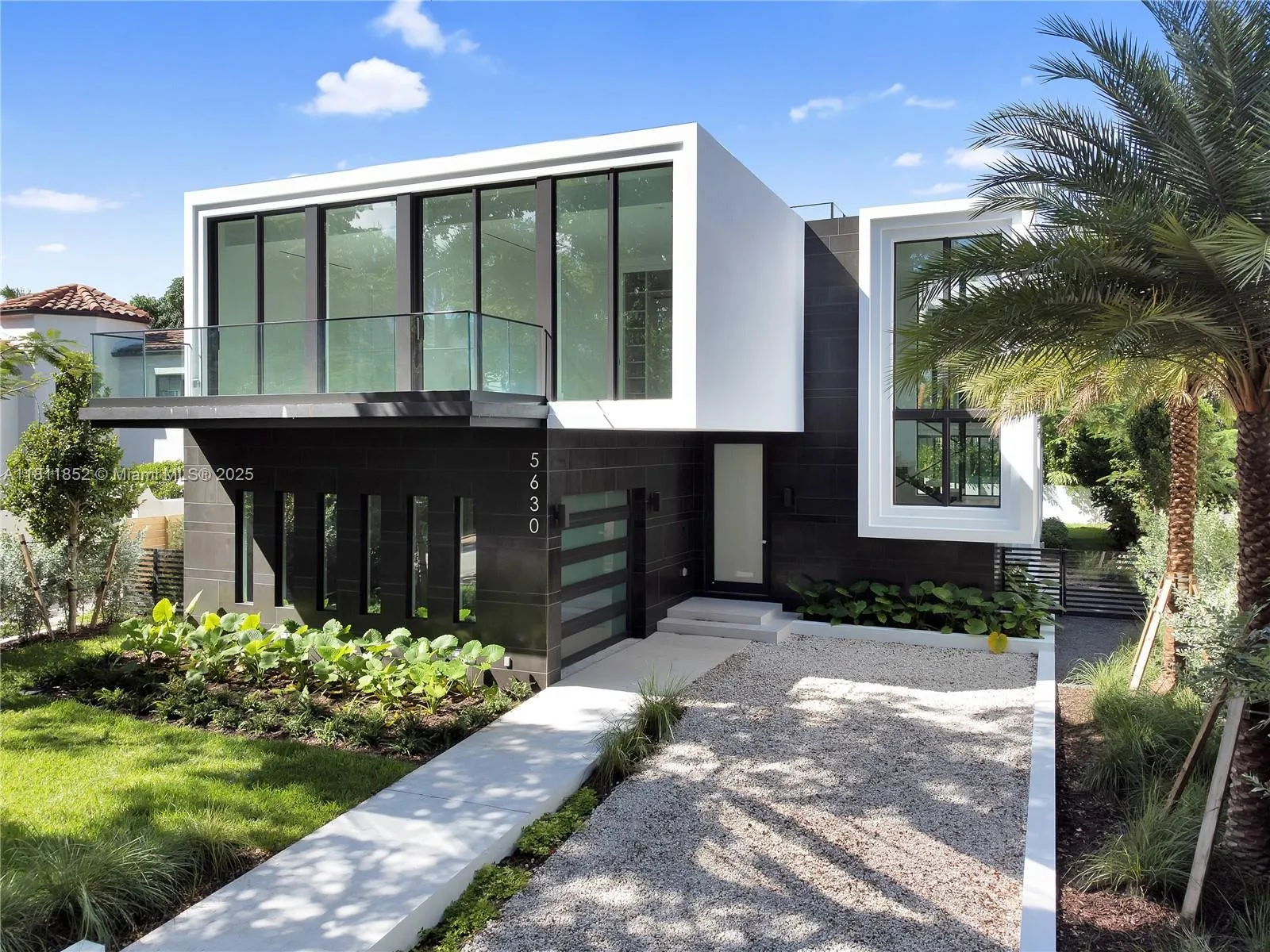 5630 Pine Tree Dr, Miami Beach FL 33140