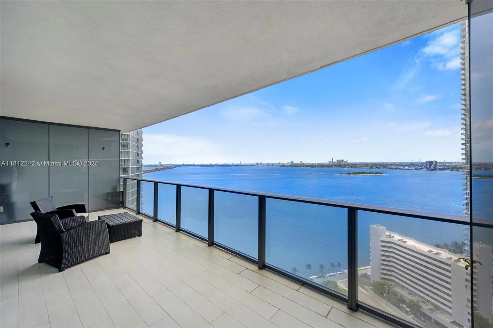 2 bedroom 3 bath for sale at 650 NE 32nd St # 2502, Miami FL 33137