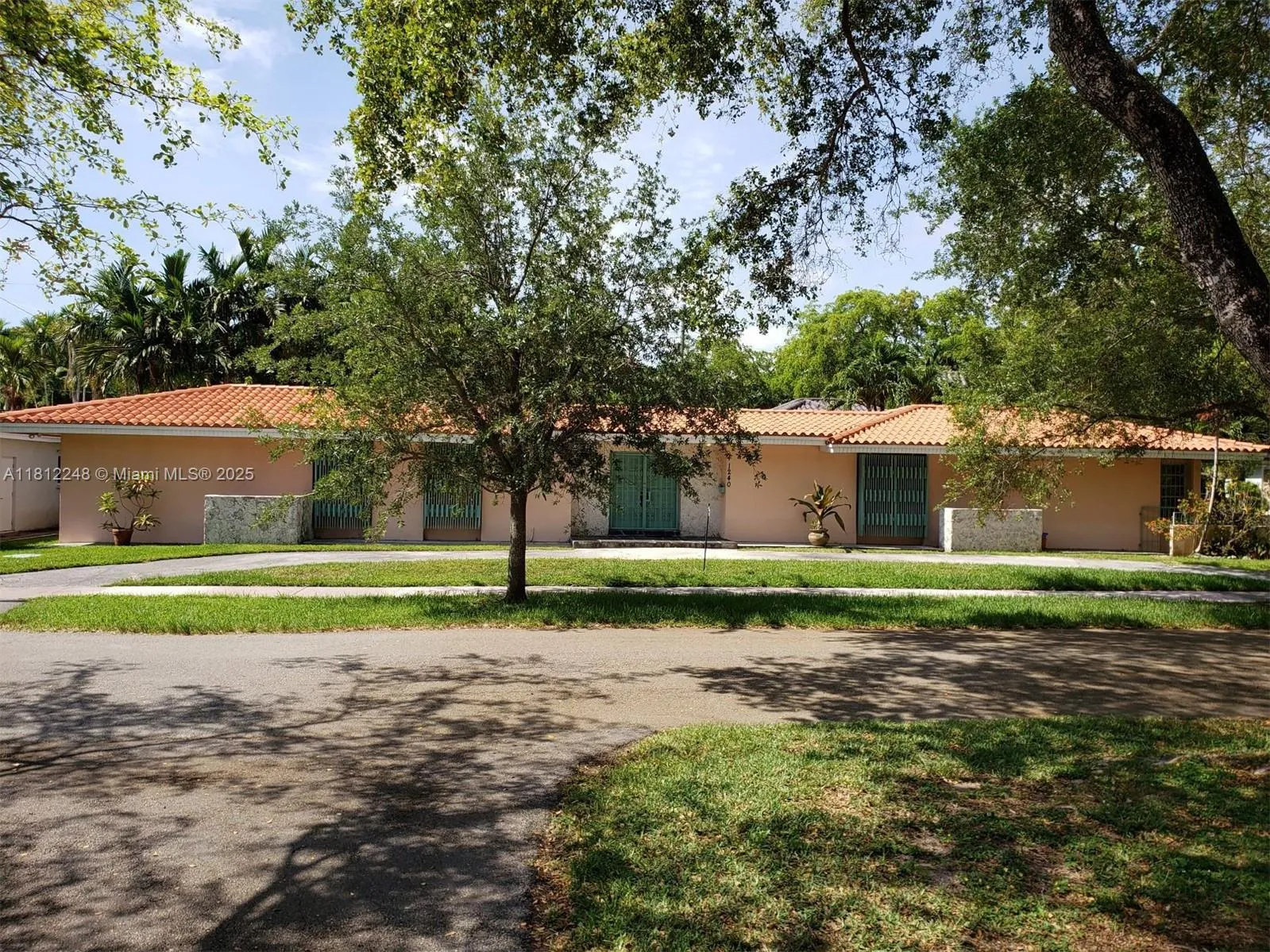 3 bedroom 2 bath for sale at 1240 La Mancha Ave, Coral Gables FL 33134