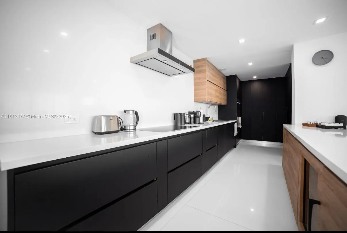5600 Collins Ave # 14K, Miami Beach FL 33140