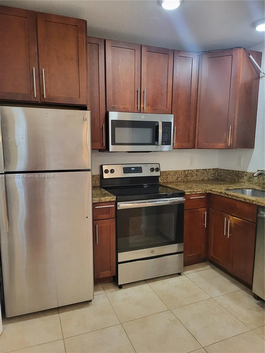 340 84th St # 2, Miami Beach FL 33141