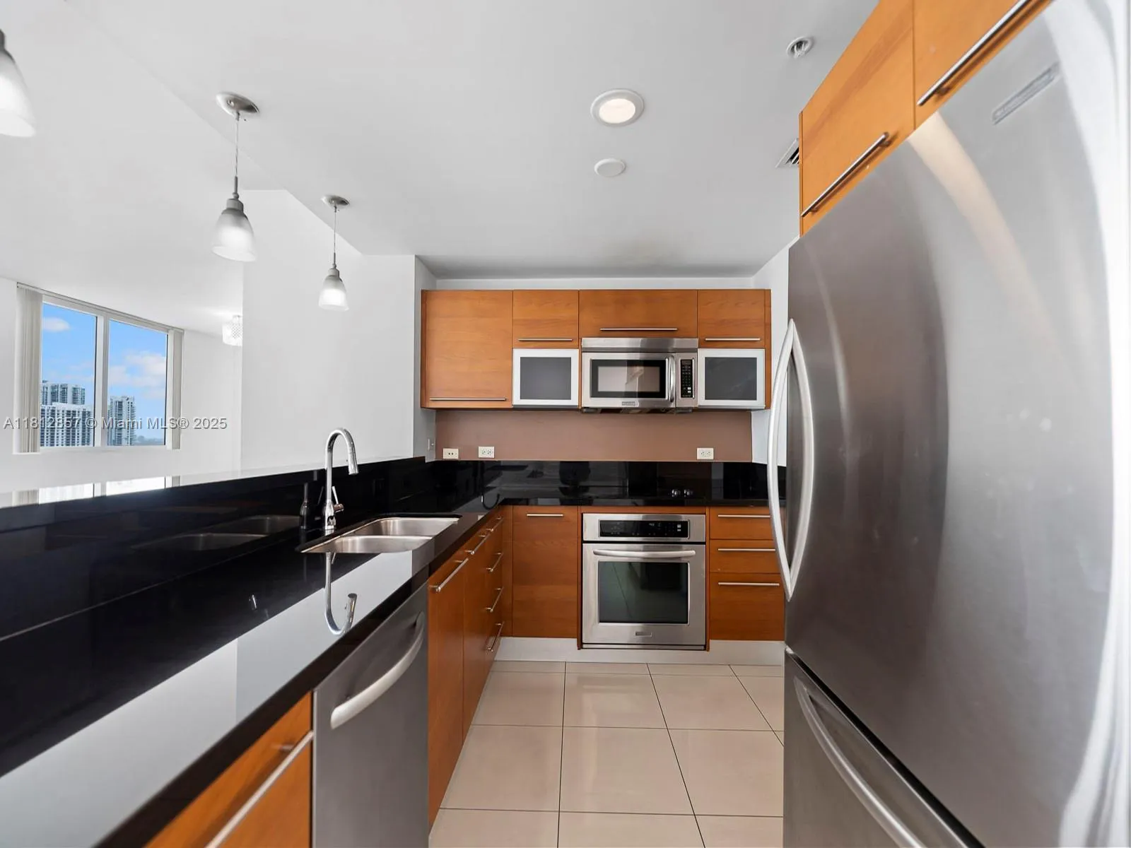 253 NE 2nd St # 3108, Miami FL 33132