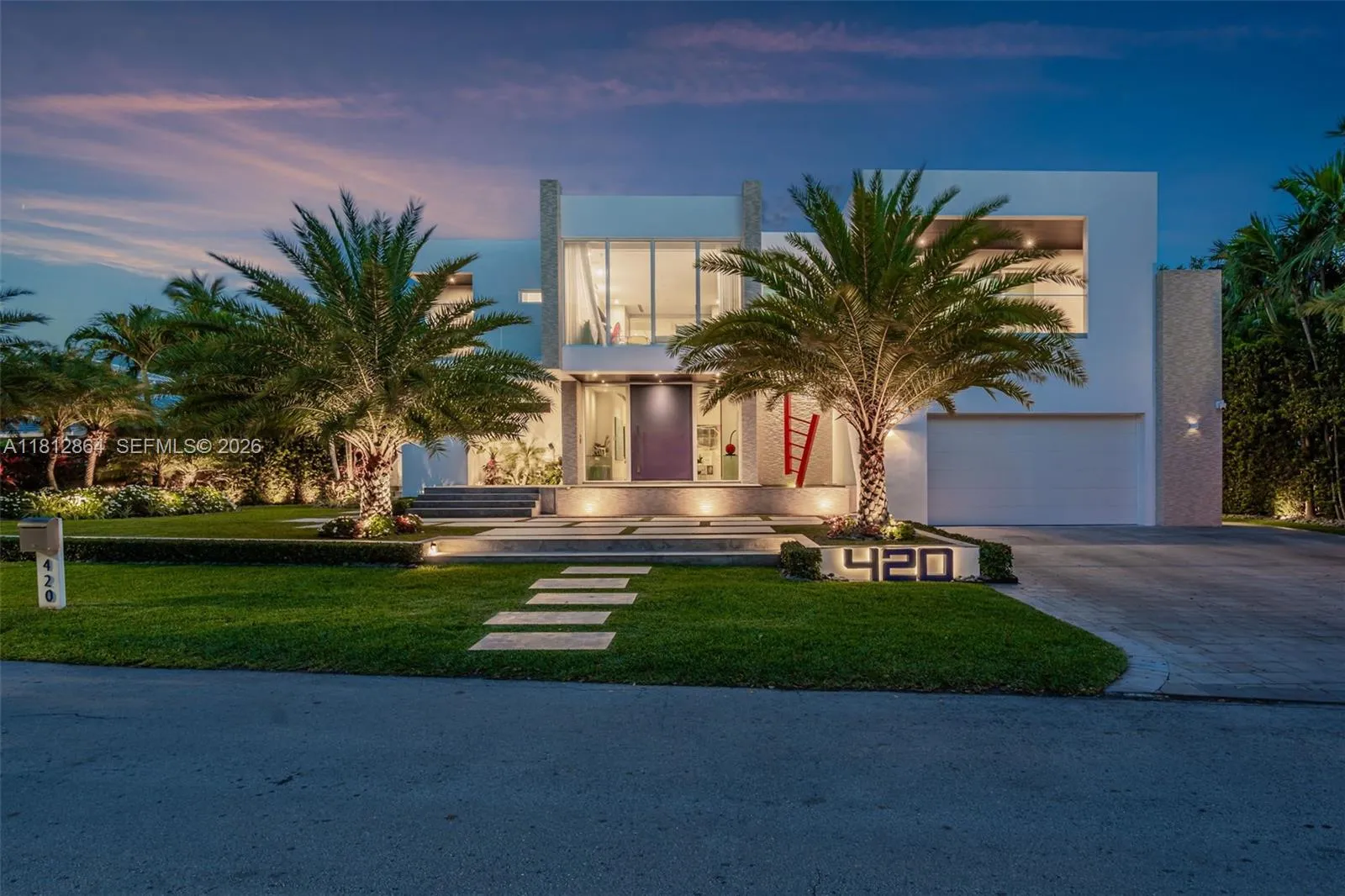 6 bedroom 6 bath for sale at 420 Island Dr, Key Biscayne FL 33149