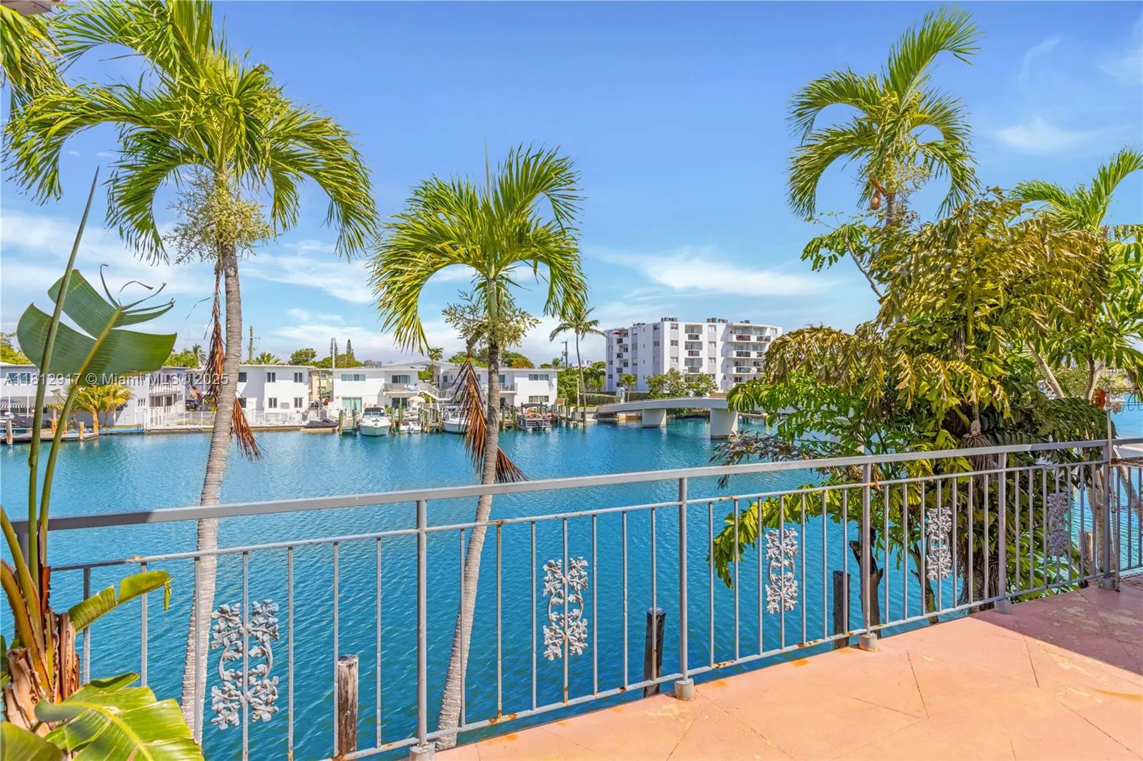 8040 Tatum Waterway Dr # 12, Miami Beach FL 33141